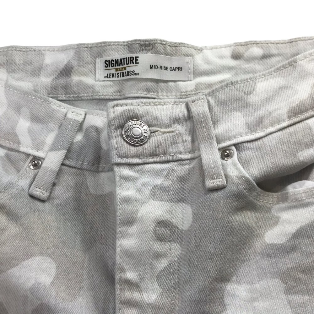 LEVI STRAUSS Signatrue Mid-Rise Capri WhiteGray Camo Camouflage Sz Women's W27 - Picture 3 of 11